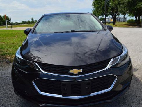 Used 2017 Chevrolet Cruze LT w/ Convenience Package FWD image 21