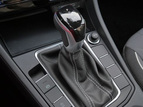 Used 2025 Volkswagen Jetta Sport image 25