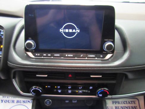 Used 2023 Nissan Rogue S AWD/4WD image 35