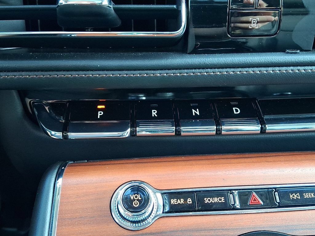 Used 2024 Lincoln Aviator Reserve w/ Equipment Group 201A AWD/4WD image 18
