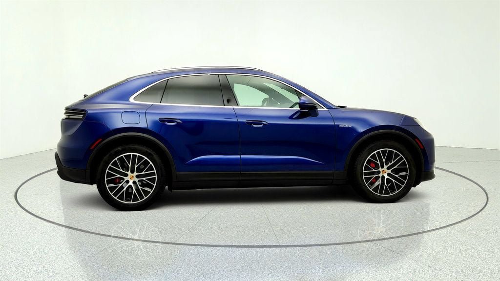 Used 2025 Porsche Macan 4S Electric w/ Premium Package AWD/4WD image 4