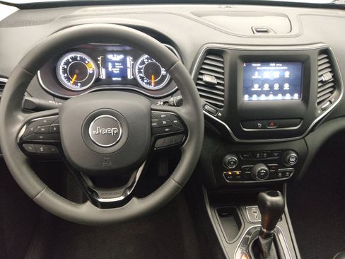 Used 2020 Jeep Cherokee Latitude Plus FWD image 22