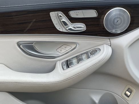 Used 2015 Mercedes-Benz C 300 4MATIC Sedan image 16