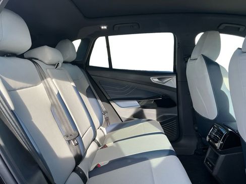 New 2026 Volkswagen ID.4 Pro S image 18