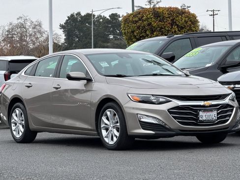 Used 2024 Chevrolet Malibu LT image 2