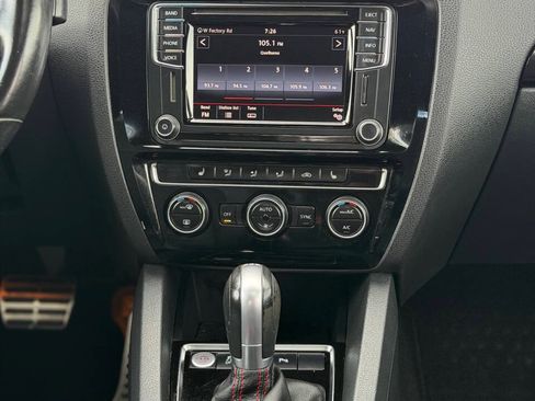 Used 2017 Volkswagen Jetta GLI FWD image 15