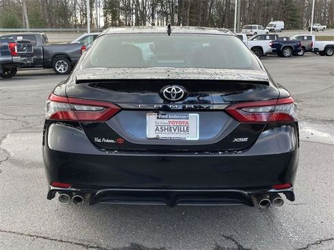 Used 2021 Toyota Camry XSE image 4