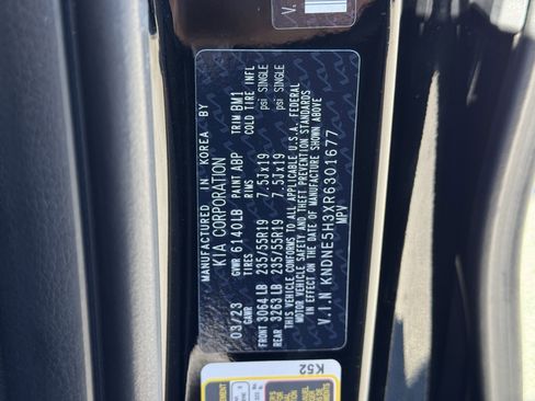 Certified 2024 Kia Carnival SX image 34