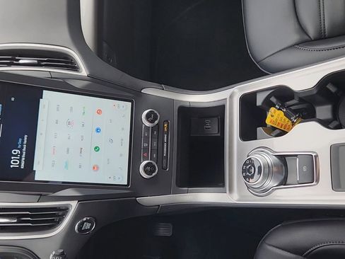 Certified 2024 Ford Edge SEL image 16