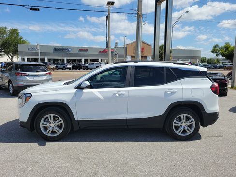 Certified 2023 GMC Terrain SLE w/ Driver Convenience Package image 7