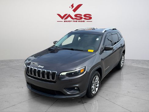 Used 2020 Jeep Cherokee Latitude Plus w/ Cold Weather Group FWD image 1