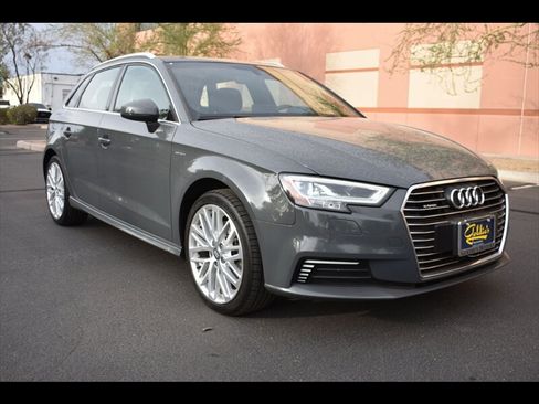 Used 2018 Audi A3 e-tron Premium Plus w/ Technology Package FWD image 2
