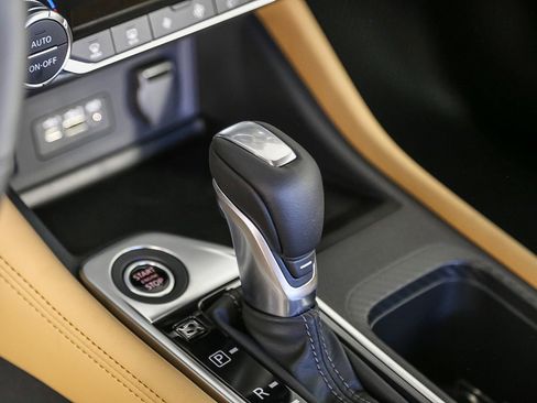 Used 2025 Nissan Sentra SV w/ SV Premium Package image 20