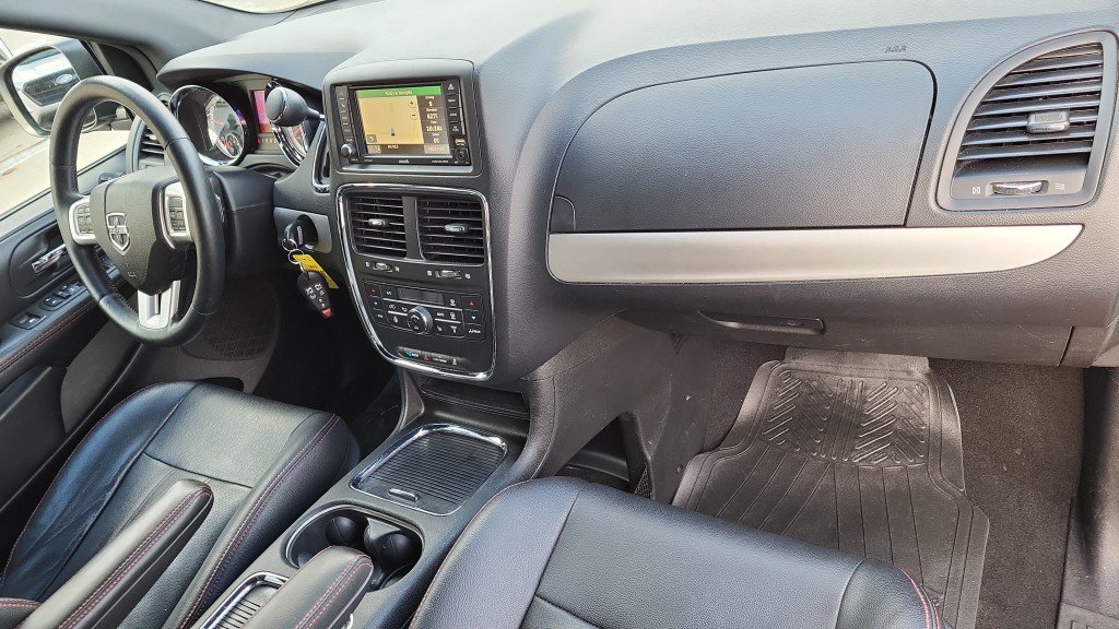 Used 2017 Dodge Grand Caravan GT FWD image 19