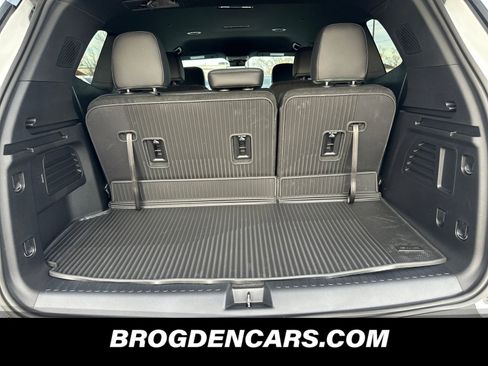 New 2026 GMC Acadia AT4 image 8