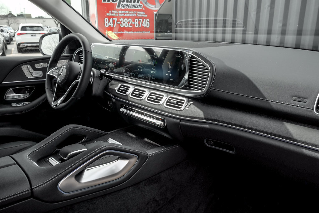 Used 2026 Mercedes-Benz GLS 450 4MATIC image 25