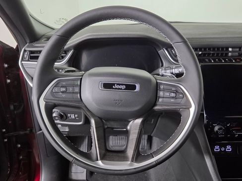 New 2025 Jeep Grand Cherokee Limited w/ Trailer Tow Package image 16