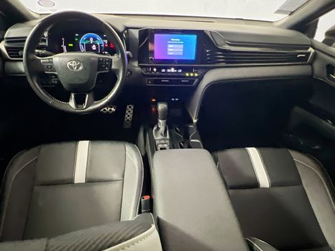 Used 2025 Toyota Camry SE FWD image 29