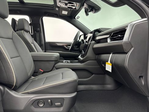 New 2026 GMC Yukon XL Elevation w/ Elevation Premium Package AWD/4WD image 39