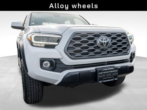 Used 2023 Toyota Tacoma TRD Off-Road image 16