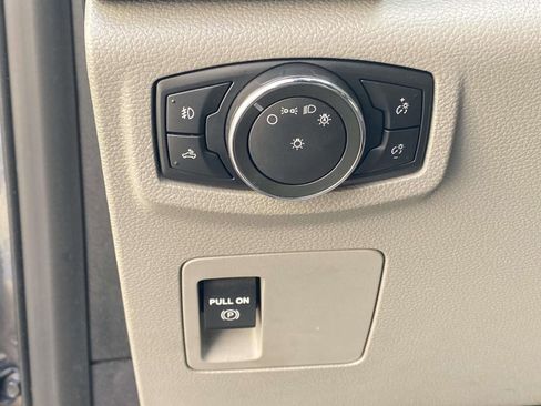 Used 2018 Ford F150 XL w/ Equipment Group 101A Mid AWD/4WD image 18