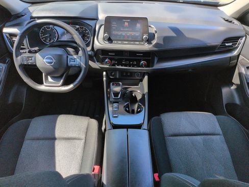 Certified 2026 Nissan Rogue SV FWD image 24