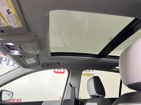 Used 2019 Chevrolet Equinox LT w/ Sun & Navigation Package image 21