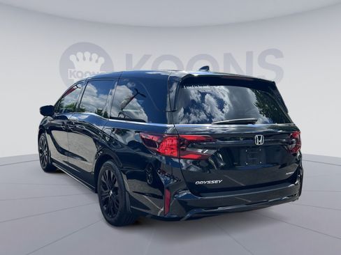 Used 2025 Honda Odyssey Sport-L image 2