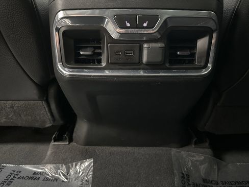 Used 2022 GMC Sierra 2500 Denali w/ Denali Black Diamond Edition image 40