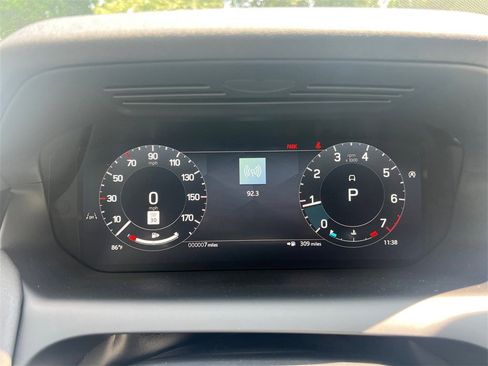 New 2025 Land Rover Discovery Sport S image 18