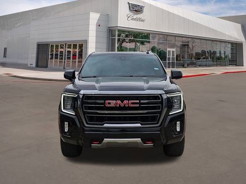Used 2022 GMC Yukon AT4 image 2