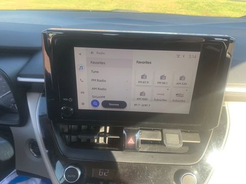 Used 2025 Toyota Corolla LE image 35