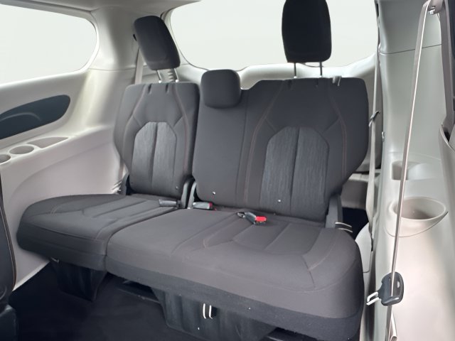 Certified 2018 Chrysler Pacifica Touring w/ Security Group FWD image 27