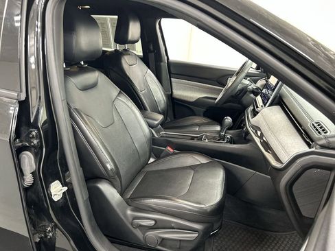 Used 2023 Jeep Compass Latitude AWD/4WD image 22