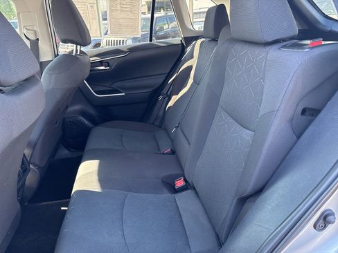Used 2024 Toyota RAV4 XLE FWD image 25