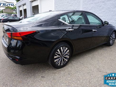 Used 2025 Nissan Altima 2.5 SV FWD image 10
