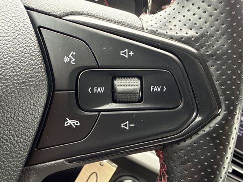Used 2024 Chevrolet Trax RS w/ Driver Confidence Package FWD image 19