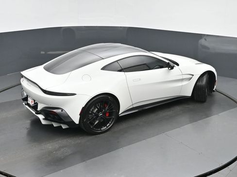 Used 2021 Aston Martin V8 Vantage Coupe image 30
