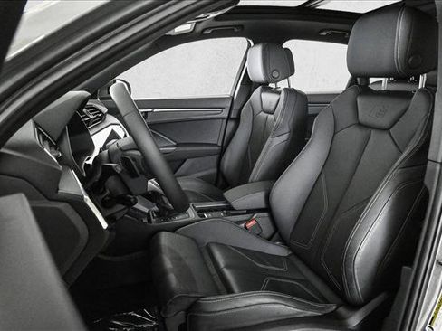 Certified 2025 Audi Q3 2.0T Premium w/ Convenience Package image 17