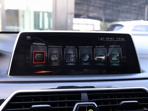 Used 2016 BMW 750i xDrive image 37