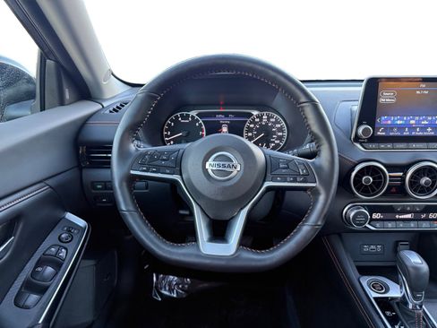 Used 2022 Nissan Sentra SR w/ Trunk Package image 12