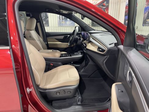 Used 2025 Buick Enclave Preferred w/ LPO, Floor Liner Package image 17