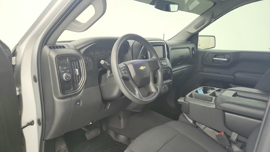 Used 2020 Chevrolet Silverado 1500 Custom w/ Custom Value Package RWD image 14
