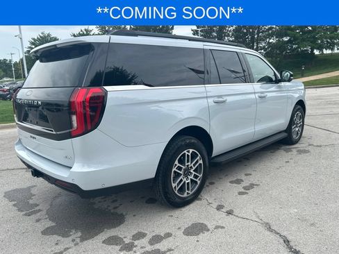 Used 2025 Ford Expedition Max Active AWD/4WD image 5