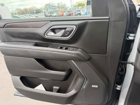 Used 2024 Chevrolet Tahoe Z71 w/ Luxury Package image 16