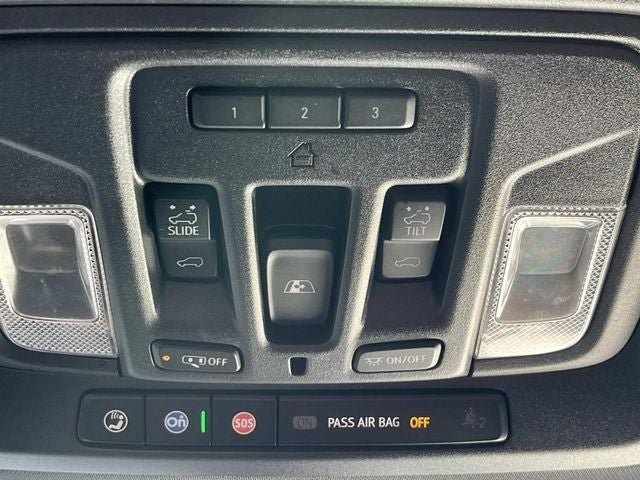 Used 2022 Chevrolet Silverado 3500 High Country AWD/4WD image 37
