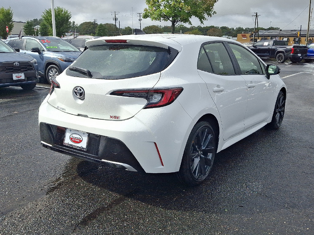 Used 2027 Toyota Corolla XSE FWD image 6