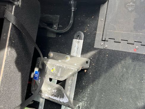 Used 2024 Toyota Sienna XLE w/ XLE Plus Package image 7