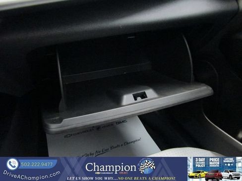 Certified 2025 Chevrolet Trax LT FWD image 29