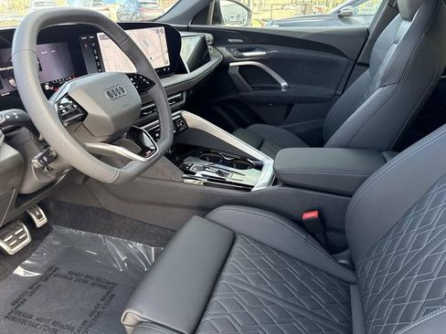 New 2026 Audi SQ5 Prestige image 21